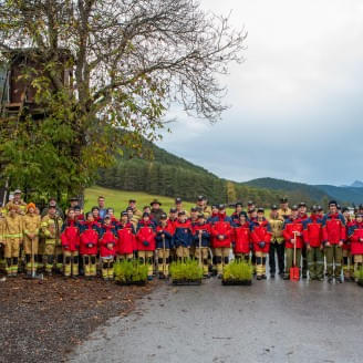 Baumpflanzaktion-Feuerwehrjugend-