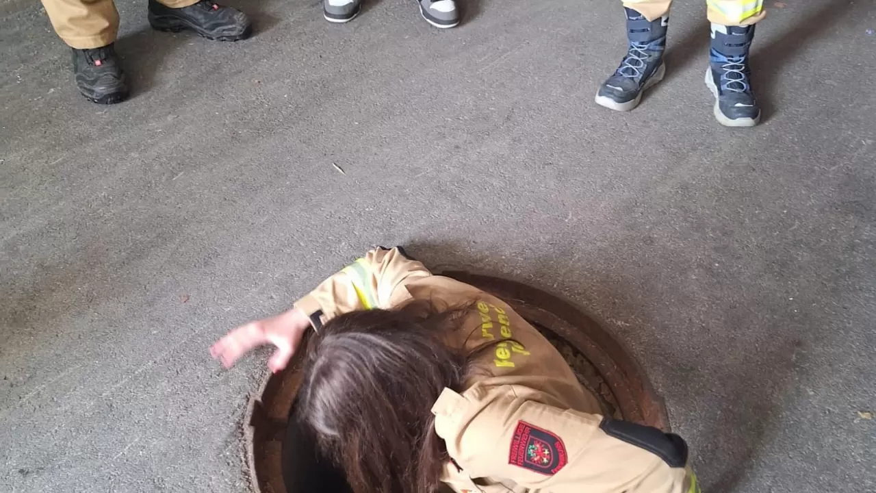 20250215_feuerwehrjugend_besucht_lfs2.jpg