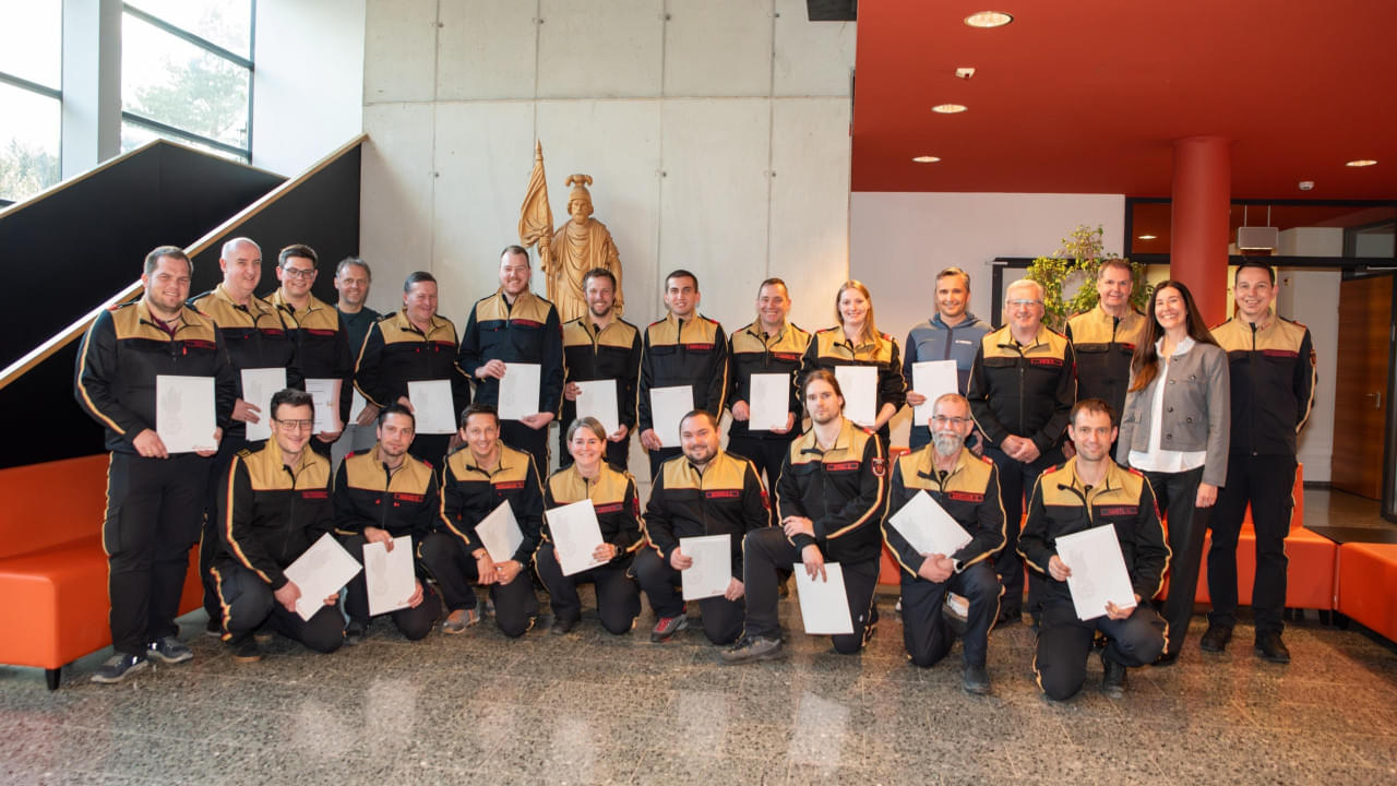Erfolgreiche-SVE-PEER-Abschlusspruefung-