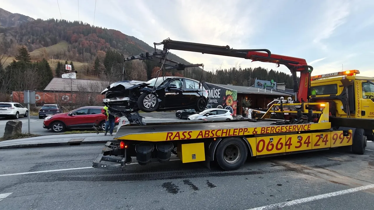 2025_11_15_verkehrsunfall_kitz_1_7.jpg
