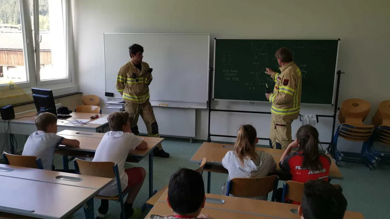 besuch_mittelschulen_20190430_2.jpg