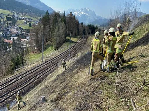 brand_bahndamm_fieber_5.jpg