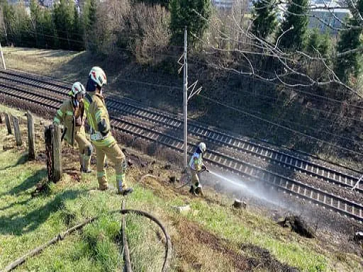brand_bahndamm_fieber_6.jpg