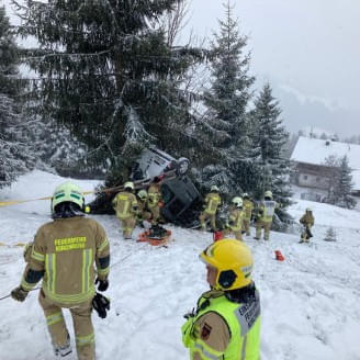 Fahrzeugabsturz-in-Kirchberg