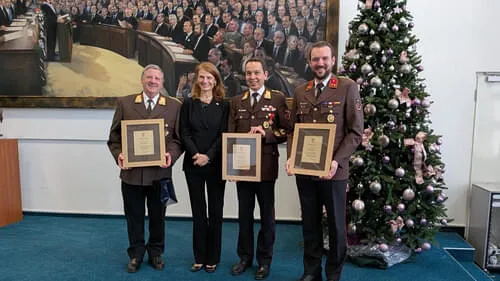 Internationale-Anerkennung-fuer-Tiroler-Feuerwehr-Engagement