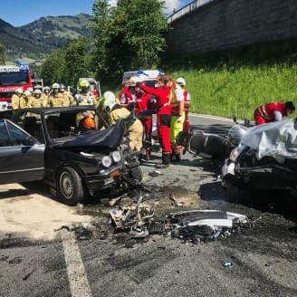Schwerer-Verkehrsunfall-in-Kitzbuehel